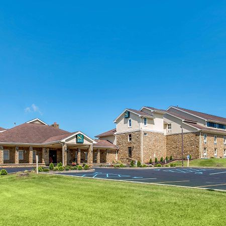 Quality Inn & Suites Bedford West Экстерьер фото