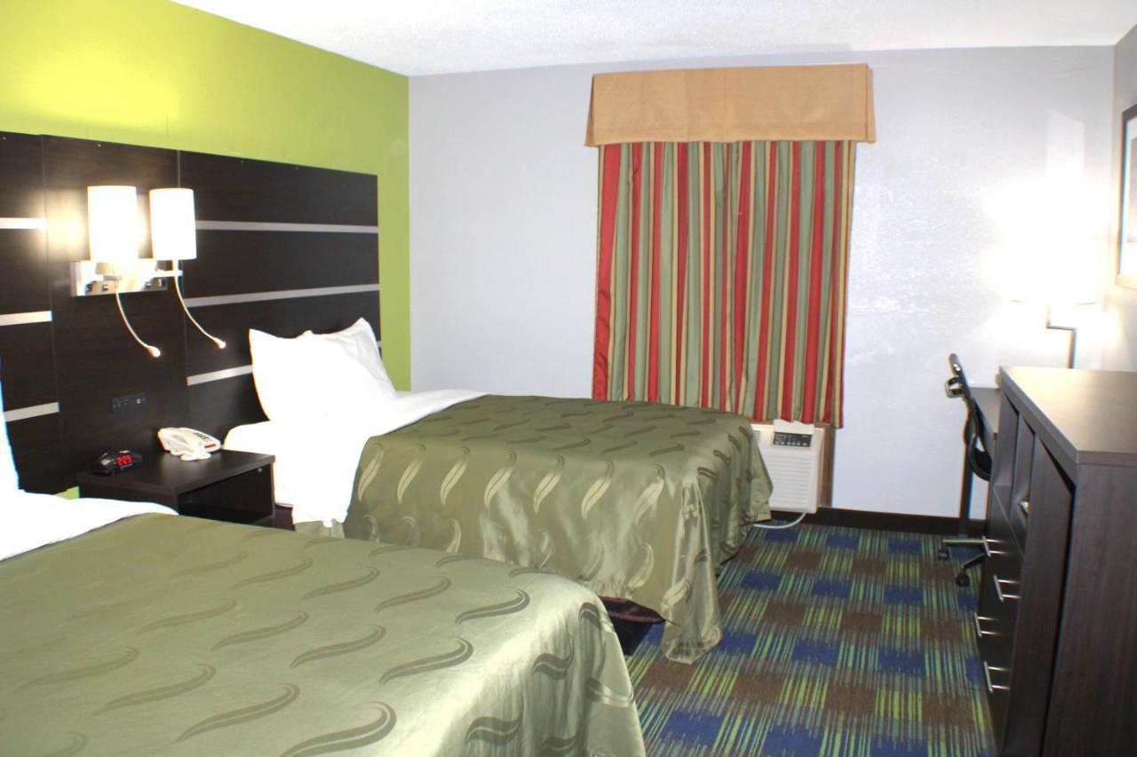 Quality Inn & Suites Bedford West Экстерьер фото